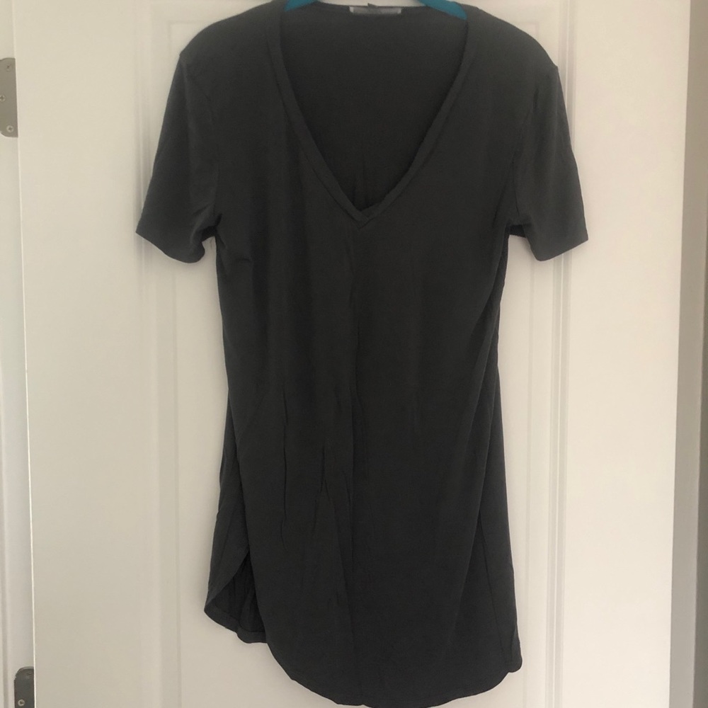 Emma’s Closet V-neck tee - Charcoal - Medium